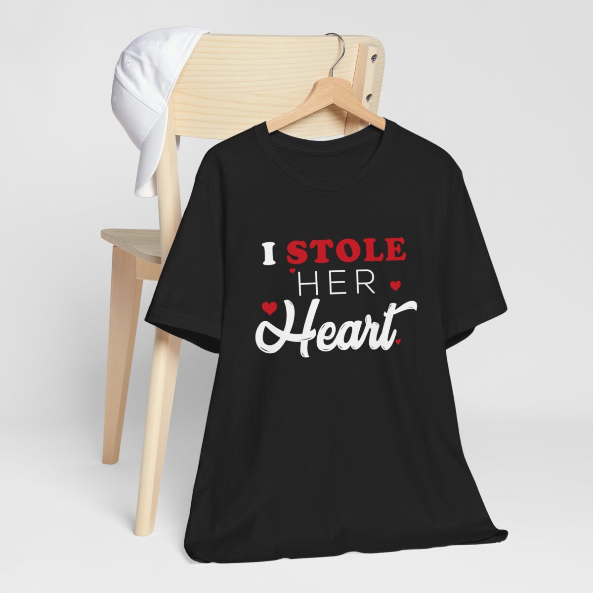 I Stole Her Heart T-Shirt - Romantic Valentines Day Shirt for Him - Perfect Romantic Gift for Couples - Anniversary Couple Shirt