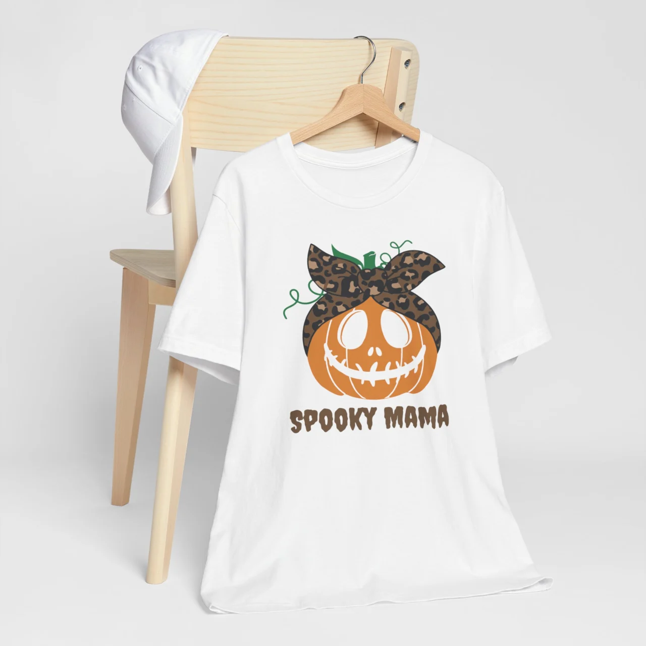Spooky Mama Halloween T-Shirt - Pumpkin Graphic Tee - Image 3