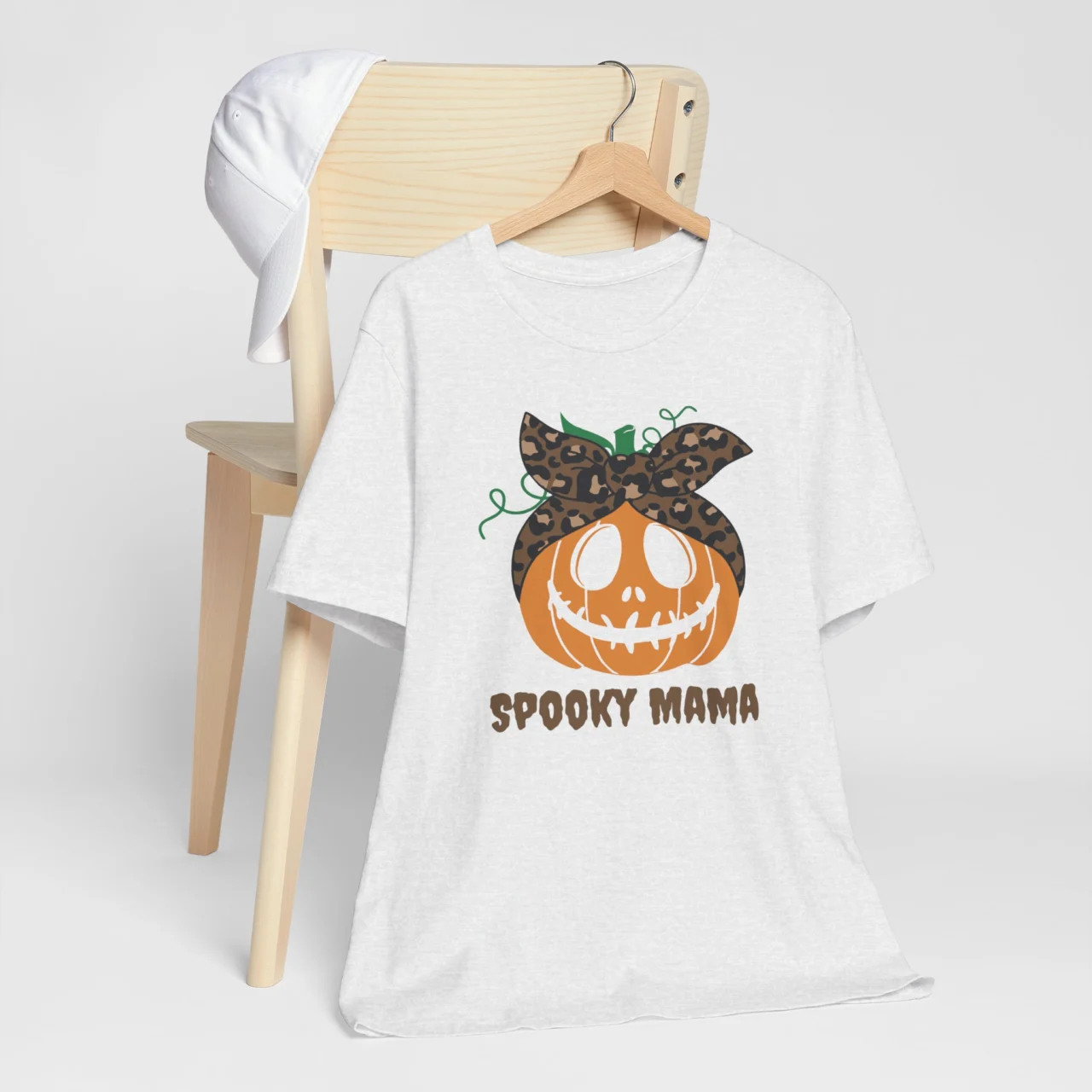 Spooky Mama Halloween T-Shirt - Pumpkin Graphic Tee - Image 4